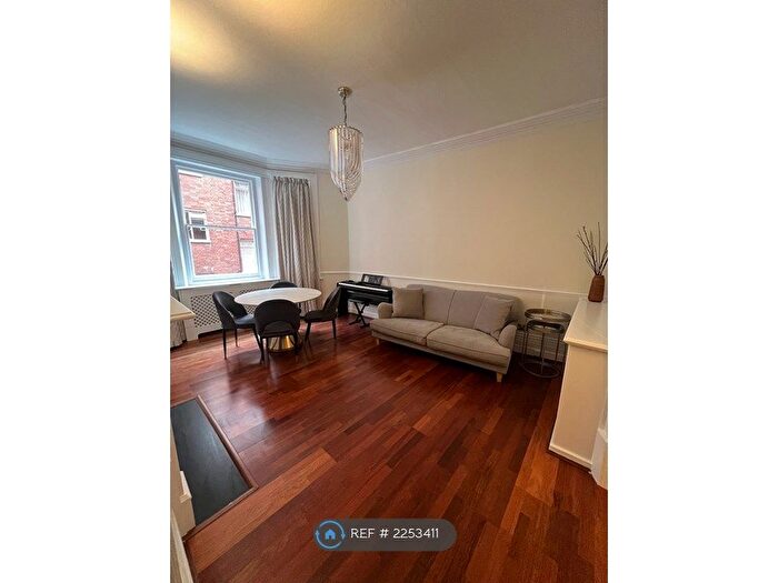 2 Bedroom Flat To Rent In Buckingham Gate, London, SW1E
