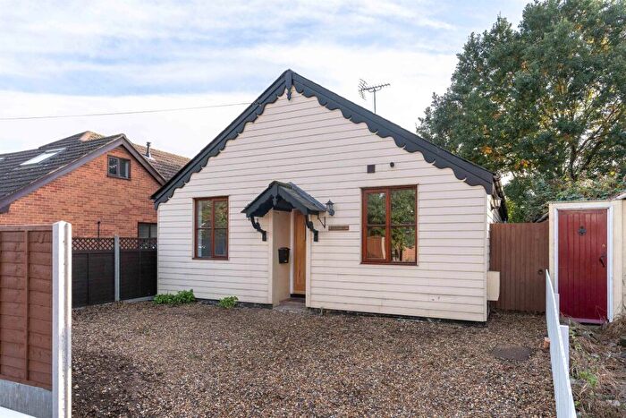 3 Bedroom Bungalow To Rent In Frambury Lane, Newport, Saffron Walden, Essex, CB11