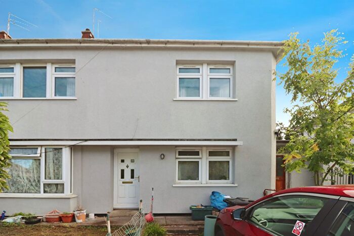 2 Bedroom Flat For Sale In Rodbourne Road, Bristol, BS10