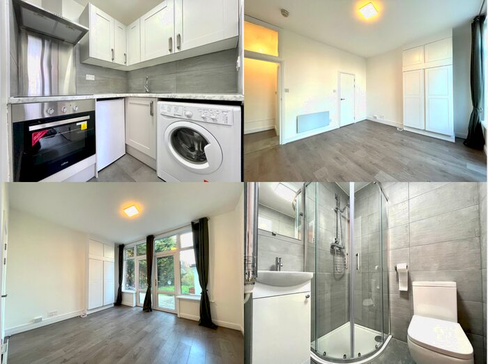 Studio To Rent In East End Road, East Finchley, London, N2