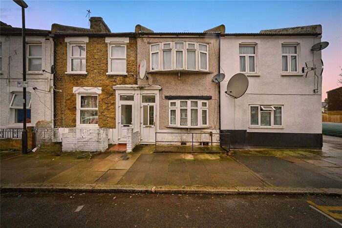 3 Bedroom End Terrace House For Sale In Exning Road, London, E16