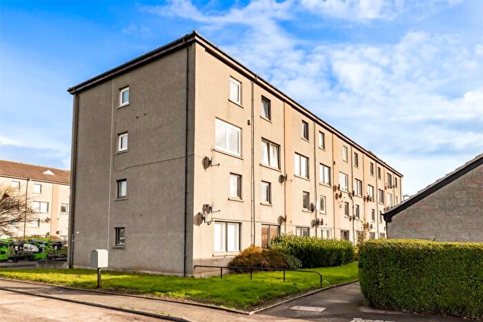 2 Bedroom Maisonette To Rent In Kincorth Circle, Kincorth, Aberdeen, AB12