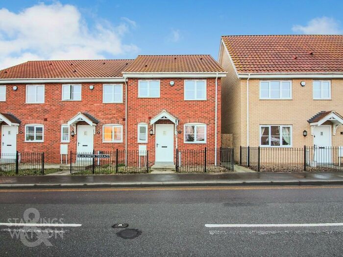 3 Bedroom Semi-Detached House To Rent In Yarmouth Road, Hales, Norwich, NR14