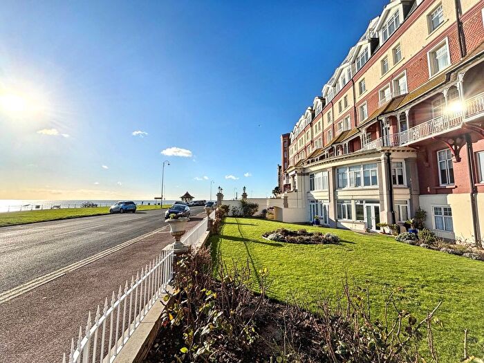 1 Bedroom Flat For Sale In De La Warr Parade, Bexhill-On-Sea, TN40