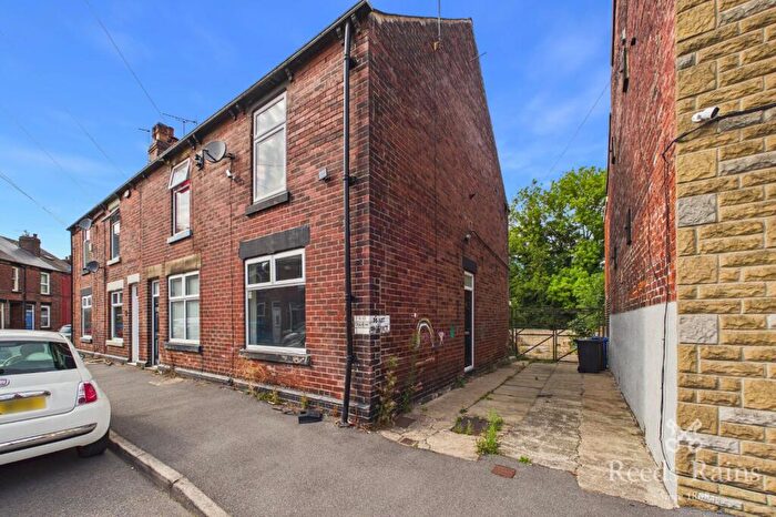 3 Bedroom End Of Terrace House For Sale In Winster Road, Sheffield, S6