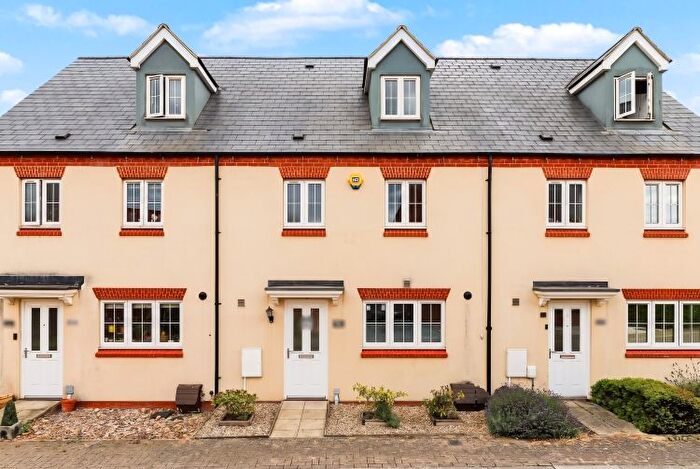 4 Bedroom Terraced House To Rent In Fontwell Road, Bicester, OX26