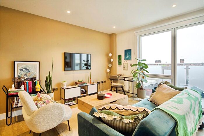 1 Bedroom Flat For Sale In Station Road, London, London, N11