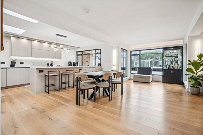 4 Bedroom Flat For Sale In Hereford House, Ovington Gardens, SW3