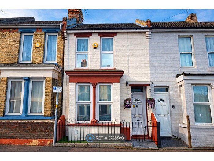 3 Bedroom Terraced House To Rent In Priestfield Road, Gillingham, ME7
