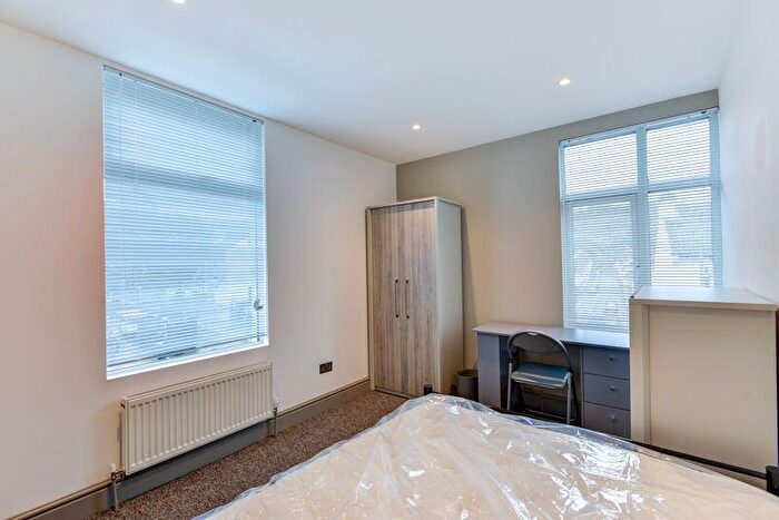 1 Bedroom End Of Terrace House To Rent In Sutherland Road, Brighton, BN2