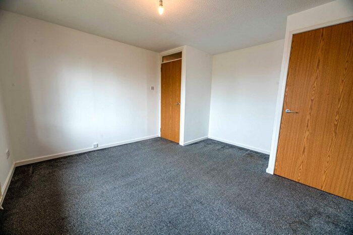 3 Bedroom Flat To Rent In P – Finlow Terrace, Dundee, DD4