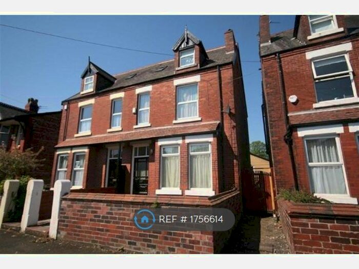 5 Bedroom Semi-Detached House To Rent In Beech Grove, Manchester, M14