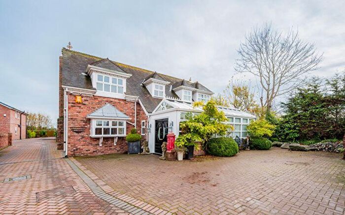 4 Bedroom Detached House For Sale In Longfold, Mere Brow, PR4