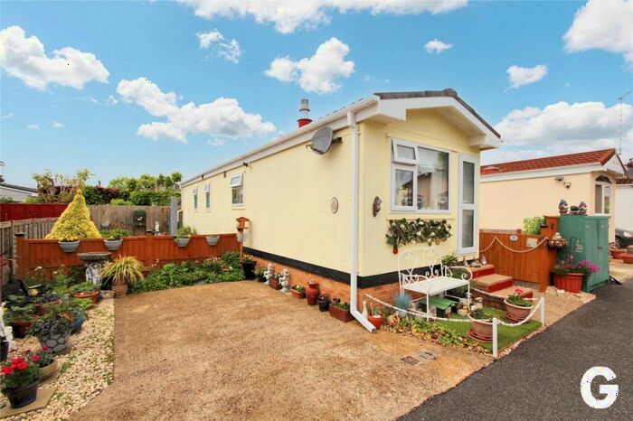 1 Bedroom Park Home For Sale In Pilgrims Park, Southampton Road, Ringwood, Hampshire, BH24