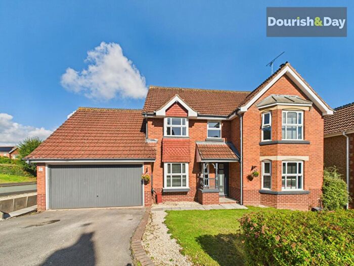 4 Bedroom Detached House For Sale In Swan Close, Stafford, ST16