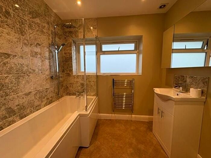 5 Bedroom End Of Terrace House To Rent In Bedfont Close, Feltham, TW14