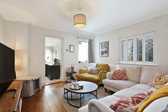 2 Bedroom Detached House For Sale In Wellfield Road, London, SW16