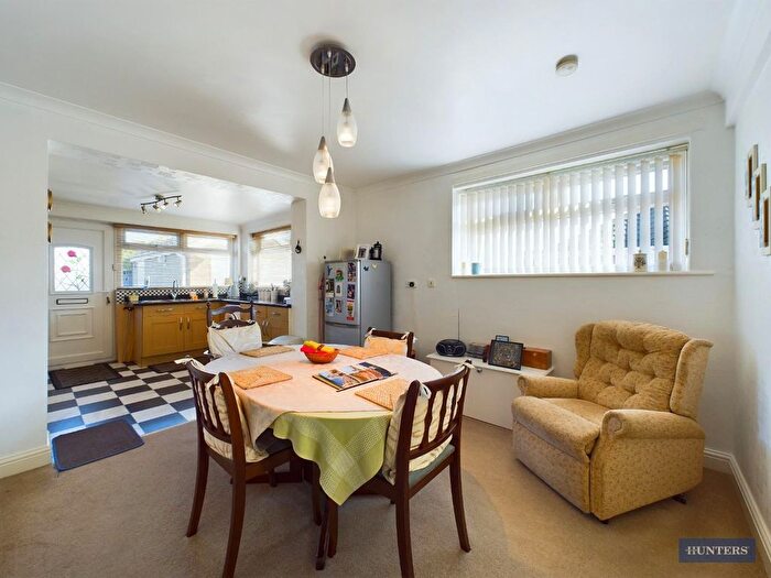 2 Bedroom Semi-Detached Bungalow For Sale In Harewood Drive, Filey, YO14