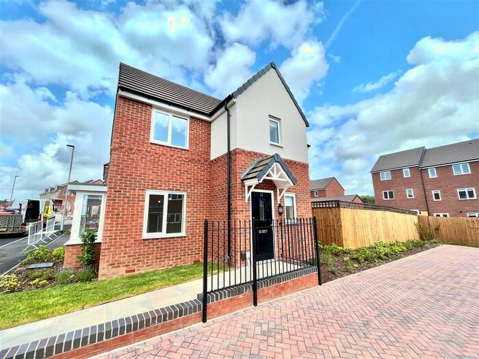 3 Bedroom Property To Rent In Slim Drive, Gedling, Nottingham, NG4