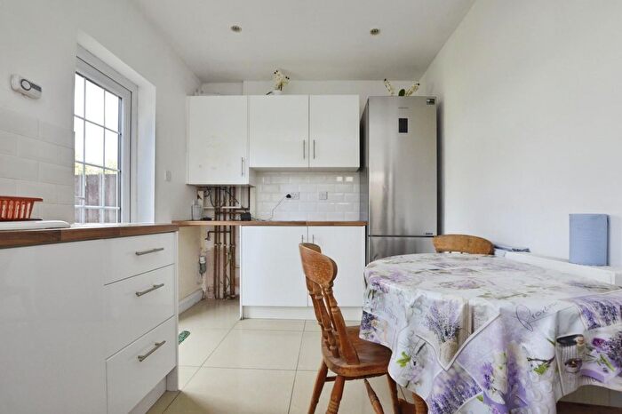 3 Bedroom Semi-Detached House To Rent In Holborn Road, Plaistow, London, E13