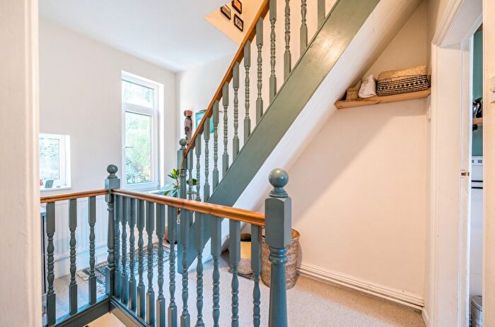 3 Bedroom End Of Terrace House For Sale In Hackthorn Road, Sheffield, South Yorkshire, S8