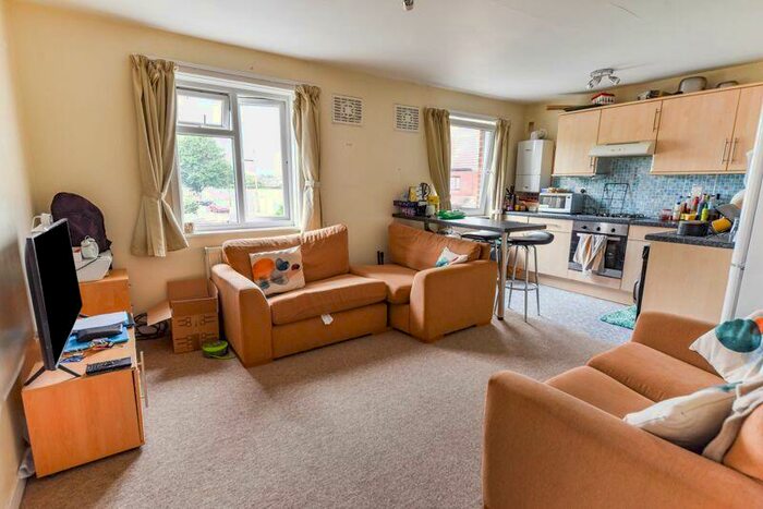 2 Bedroom Flat To Rent In Station Road, Drayton, PO6