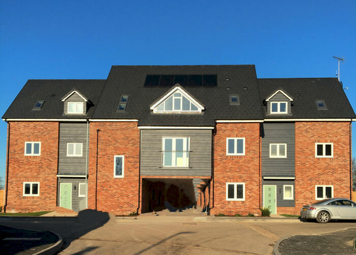 1 Bedroom Flat To Rent In Cornfield Way, SS6