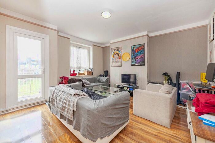 3 Bedroom Flat To Rent In Tulse Hill, London, SW2