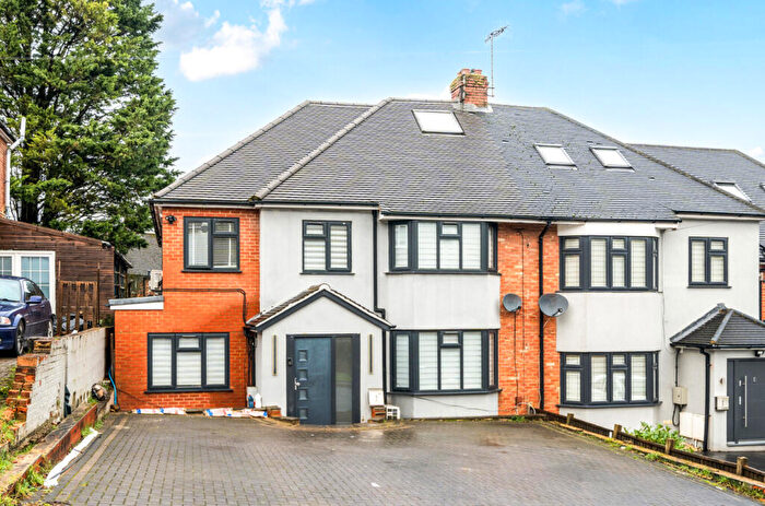 6 Bedroom End Of Terrace House For Sale In New Road Close, High Wycombe, HP12