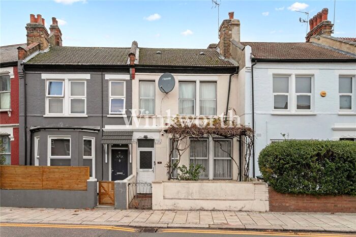 3 Bedroom Terraced House For Sale In La Rose Lane, London, N15