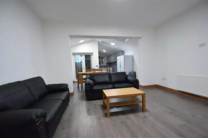 6 Bedroom House To Rent In Egerton Road, Manchester, M14