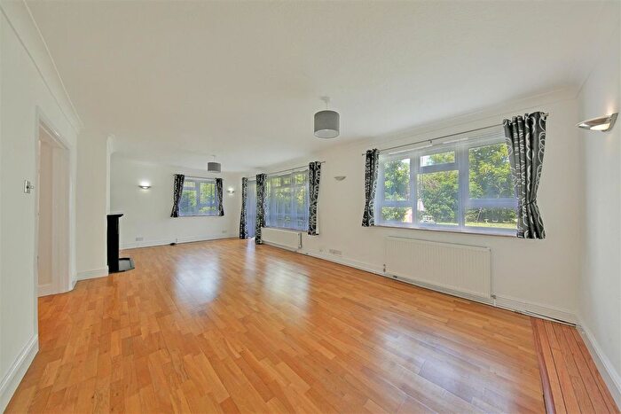 2 Bedroom Flat To Rent In The Paddocks, Wembley, HA9