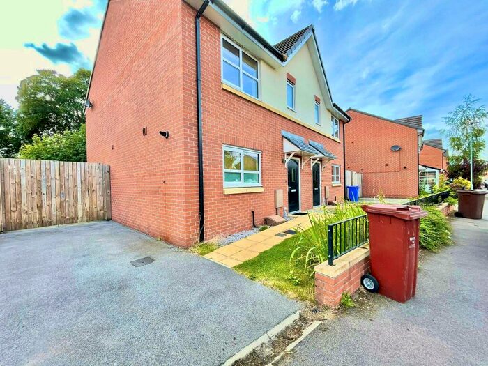 3 Bedroom Semi-Detached House To Rent In Redwing Avenue, Chorlton, M21