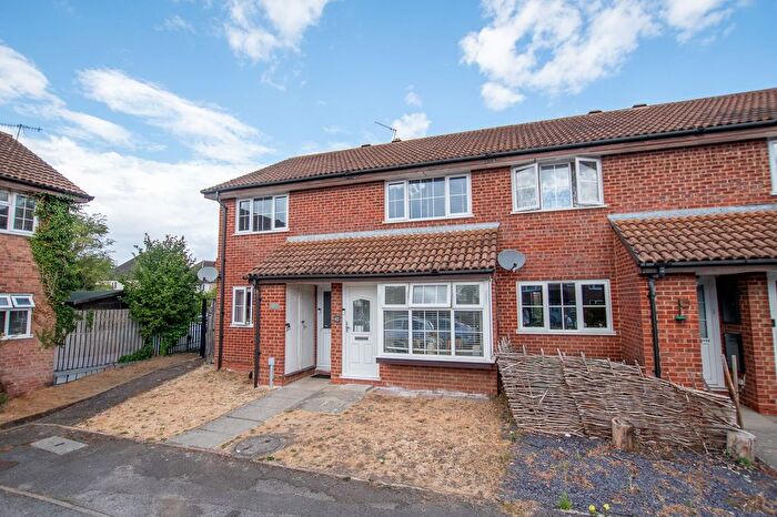 2 Bedroom Terraced House For Sale In Somertons Close, Guildford, GU2