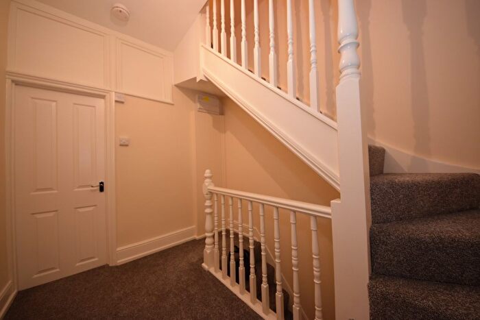 4 Bedroom Flat To Rent In Beechwood Gardens, Gants Hill, IG5