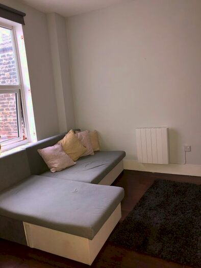 Studio To Rent In High Street, Chatham, ME4