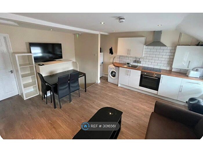 1 Bedroom Flat To Rent In Waylen Street, Reading, RG1