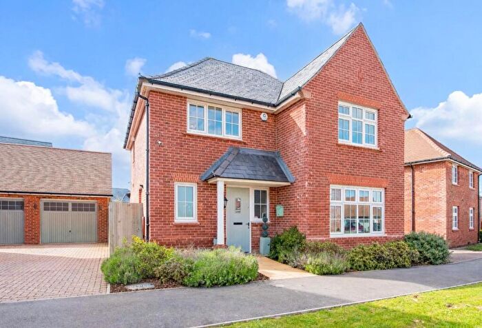 4 Bedroom Detached House For Sale In Nicholson Way, Berewood, PO7