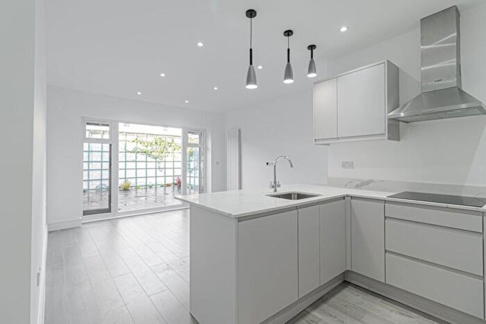 2 Bedroom Flat To Rent In Audley Road, Hendon, NW4