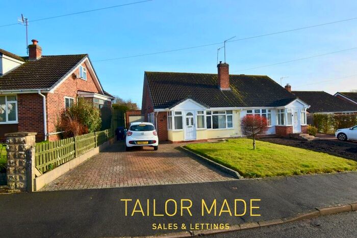 2 Bedroom Bungalow For Sale In Penns Close, Cubbington, Leamington Spa, CV32