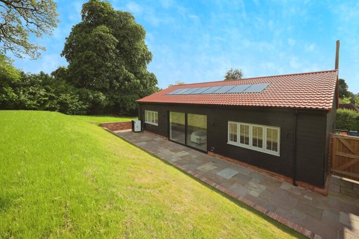 3 Bedroom Detached House For Sale In Blackwell Hall Lane, Chesham, HP5