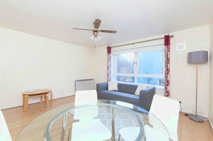 2 Bedroom Flat To Rent In Viewcraig Street, Holyrood, Edinburgh, EH8