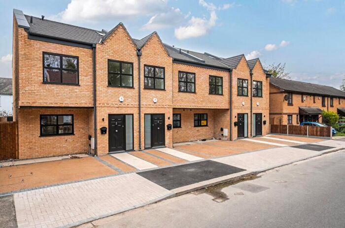 3 Bedroom End Of Terrace House For Sale In Cambridge Road, London, SE20