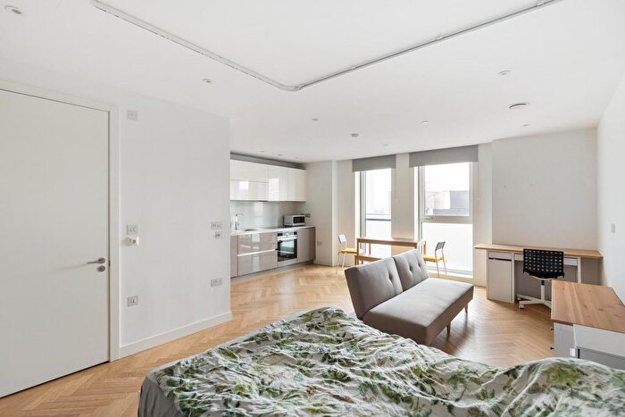 1 Bedroom Studio To Rent In Southwark Bridge Road, SE1