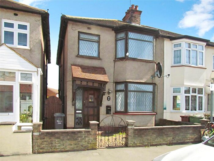 3 Bedroom Semi-Detached House To Rent In Mayfield Avenue, Chadwell Heath, RM6