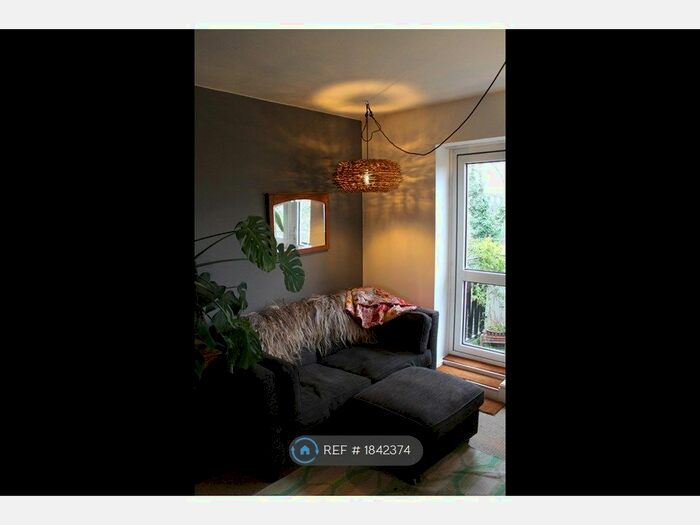 3 Bedroom Flat To Rent In Carnegie Street, London, N1