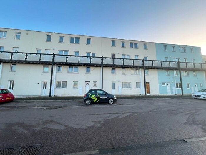 2 Bedroom Maisonette To Rent In Mantle Close, Gosport, PO13