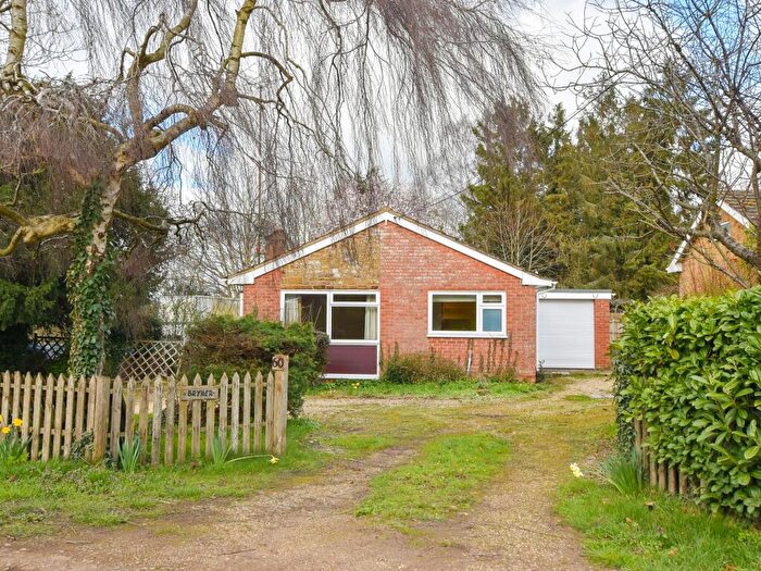 2 Bedroom Detached Bungalow For Sale In Wappenham Road, Abthorpe, NN12