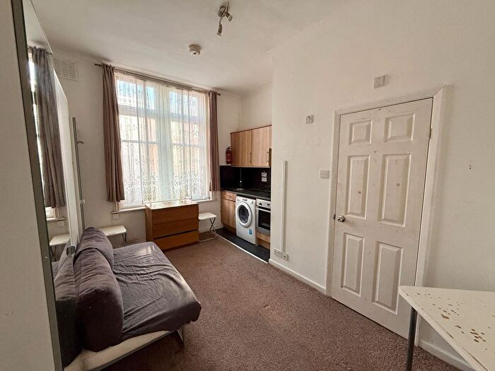 1 Bedroom Studio To Rent In Deptford Broadway, SE8
