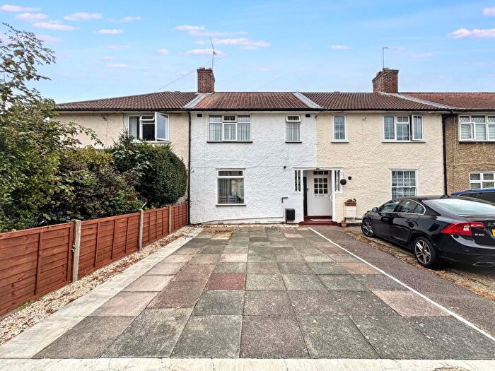 3 Bedroom Property For Sale In Milling Road, Edgware, HA8